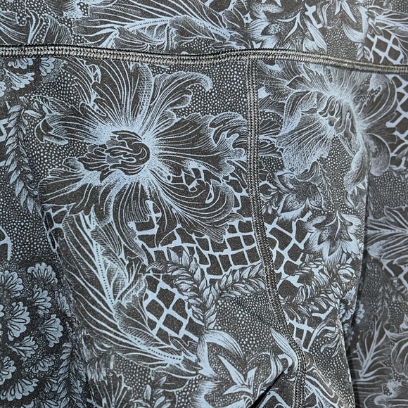 🔹 Lululemon Wunder Under High Rise Luxtreme  Nouveau Mach Blue and Black - Picture 3 of 4